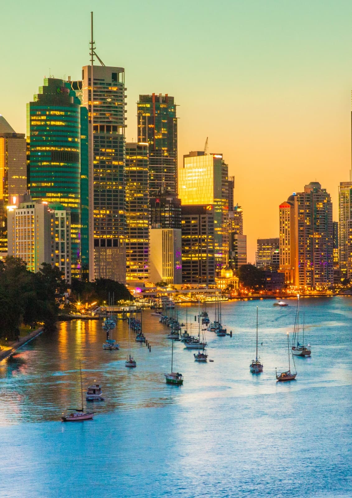 The Brisbane CBD and river at dusk